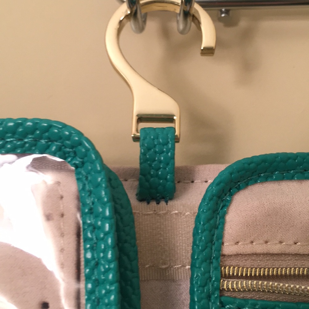 Jet Set Travel Case Kendra Turquoise with Dust Bag - Picture 5 of 16